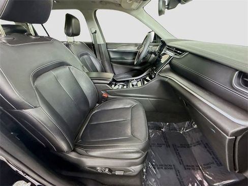 Used 2023 Jeep Grand Cherokee L Limited image 30