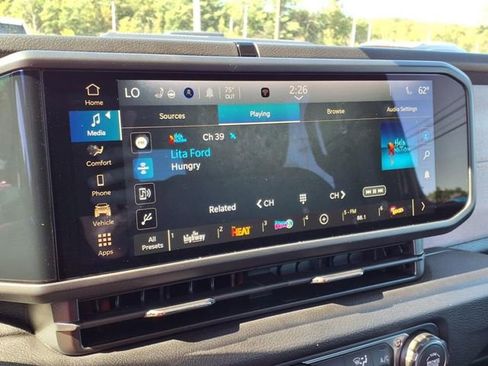 New 2025 Jeep Gladiator Sport image 16