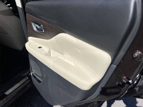 Used 2022 Nissan Murano Platinum w/ Cargo Package image 14