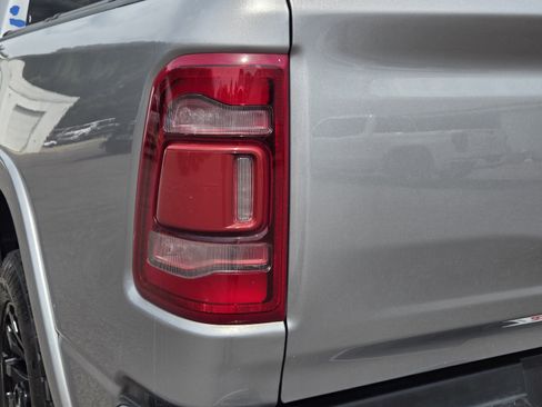 Used 2022 RAM 1500 Limited AWD/4WD image 9