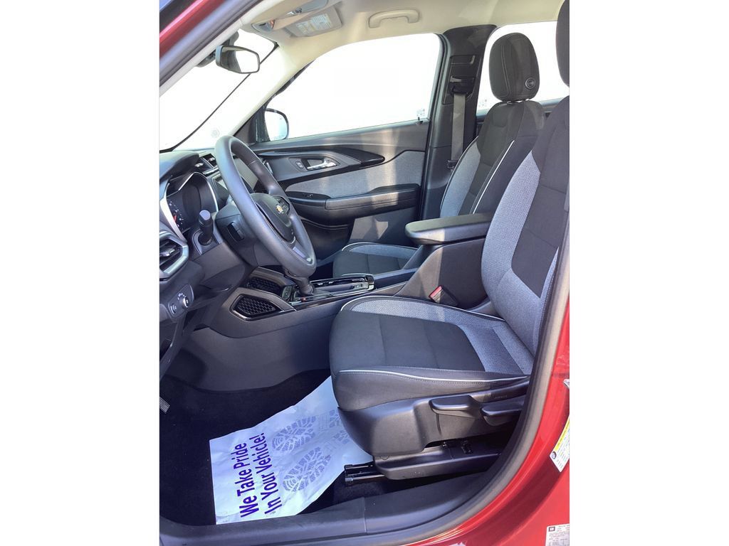 Used 2021 Chevrolet TrailBlazer LS AWD/4WD image 9