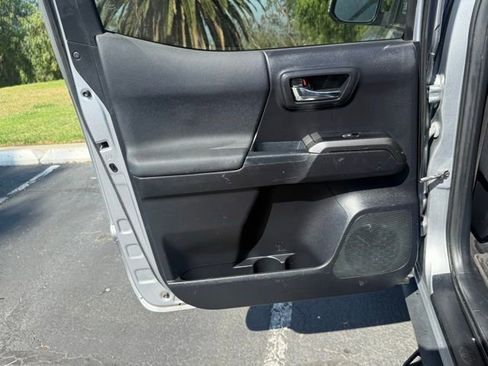 Used 2021 Toyota Tacoma TRD Sport image 13