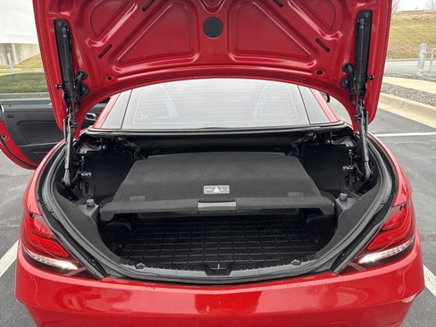 Used 2017 Mercedes-Benz SLC 300 image 34