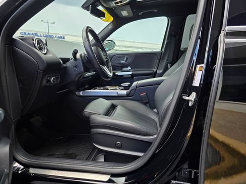 Used 2023 Mercedes-Benz GLB 250 4MATIC image 10