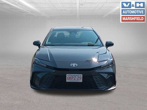 Used 2025 Toyota Camry SE FWD image 4