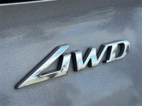 Used 2024 Genesis GV80 2.5T image 16