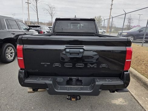 Used 2024 Toyota Tacoma TRD Sport w/ TRD Sport Upgrade Package image 7