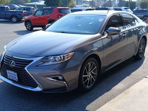 Used 2017 Lexus ES 350 image 4