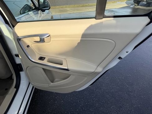 Used 2013 Volvo S60 T5 image 17