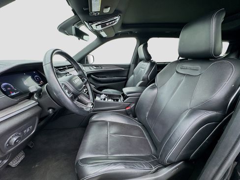 Used 2022 Jeep Grand Cherokee L Overland w/ Advanced Protech Group III image 13