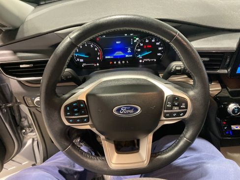 Used 2023 Ford Explorer Limited w/ Equipment Group 301A AWD/4WD image 25