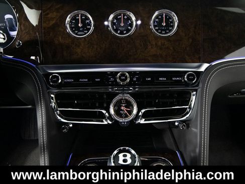 Used 2024 Bentley Flying Spur V8 AWD/4WD image 25