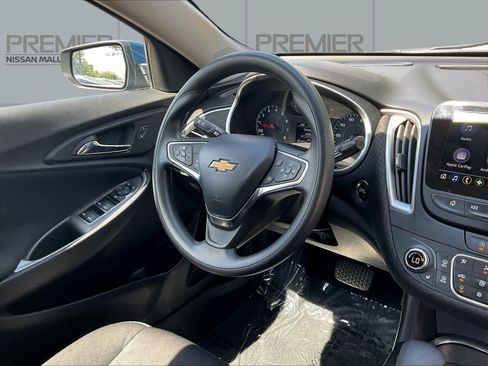Used 2025 Chevrolet Malibu LT FWD image 19