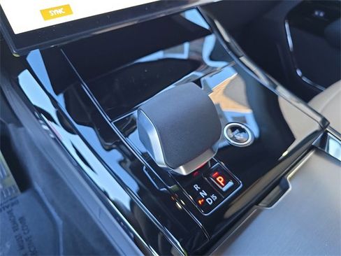 New 2026 Land Rover Range Rover Sport Dynamic SE image 16