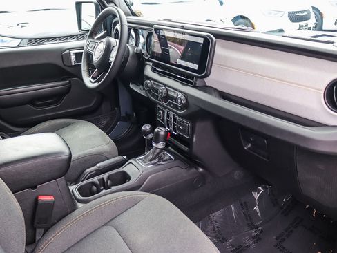 Used 2024 Jeep Wrangler Unlimited AWD/4WD image 16
