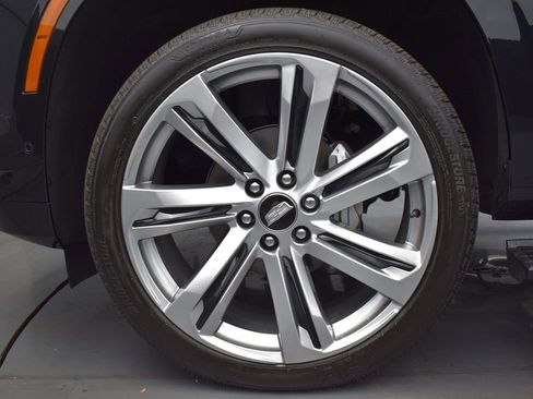 Certified 2025 Cadillac Escalade ESV Sport w/ Touring Package image 8