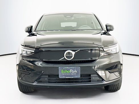 Used 2023 Volvo C40 Recharge Core w/ Climate Package AWD/4WD image 2