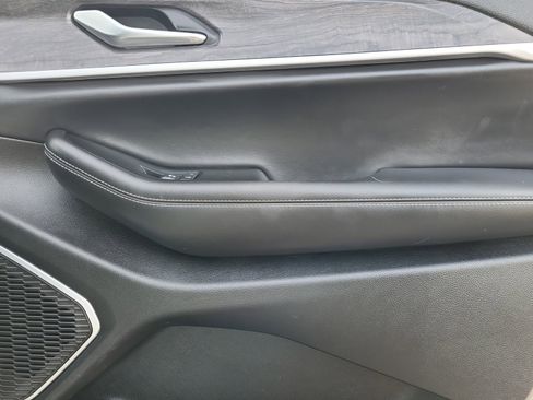 Used 2022 Jeep Grand Cherokee Limited image 16