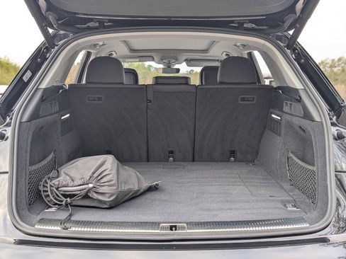 Used 2024 Audi Q5 e Premium Plus image 20