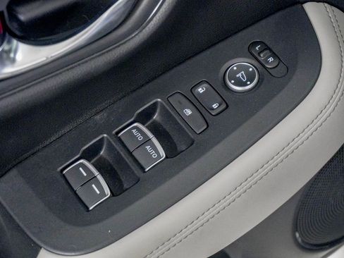 Used 2023 Honda HR-V EX-L image 17