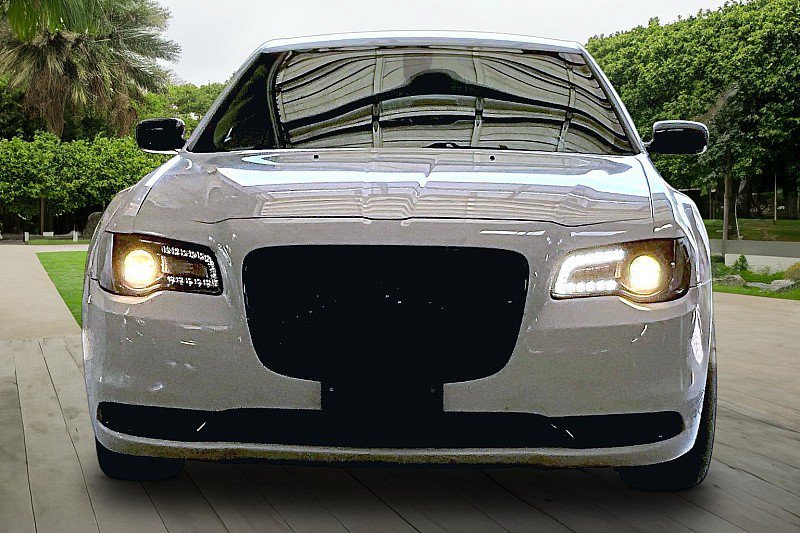 Used 2023 Chrysler 300 Touring w/ Sport Appearance Package RWD image 2