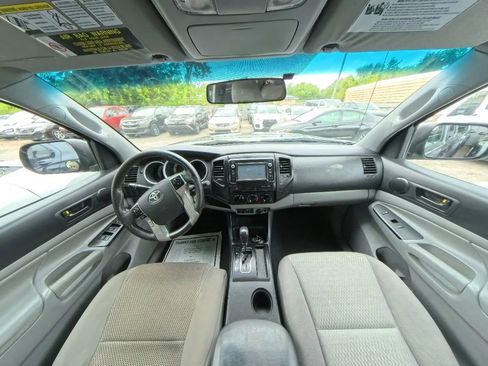 Used 2014 Toyota Tacoma PreRunner w/ Convenience Package RWD image 25