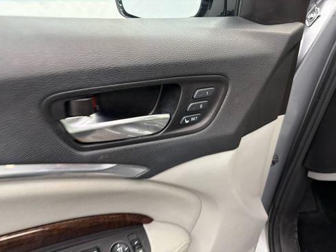 Used 2020 Acura MDX FWD image 12
