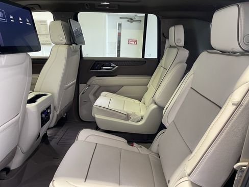 New 2026 GMC Yukon XL Denali w/ Denali Reserve Package image 13