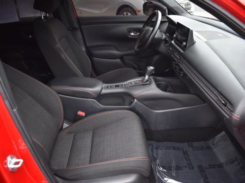 Used 2025 Honda HR-V Sport image 14