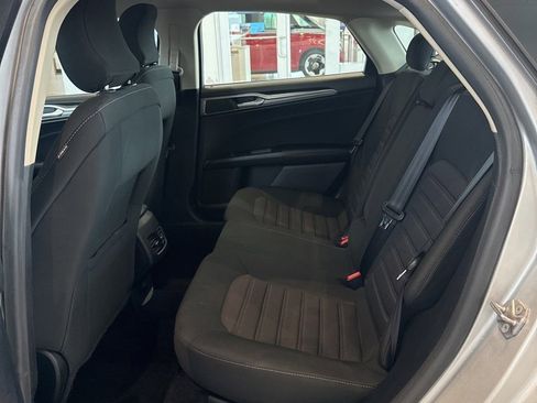 Used 2019 Ford Fusion SE image 28