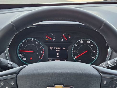 Used 2023 Chevrolet Traverse LT FWD image 16