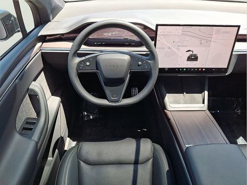 Used 2024 Tesla Model X AWD/4WD image 9