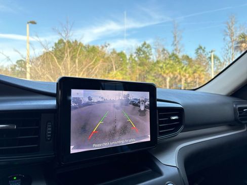 Used 2020 Ford Explorer XLT image 15