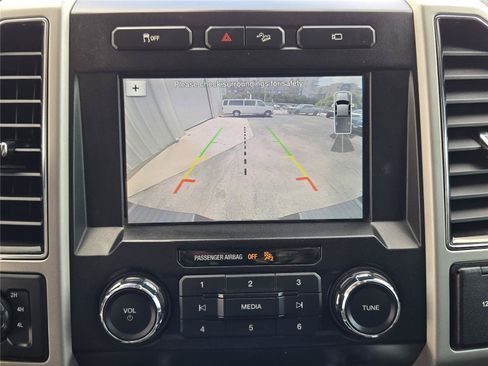 Used 2019 Ford F250 Lariat w/ Lariat Ultimate Package AWD/4WD image 17