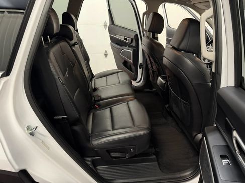 Used 2024 Kia Telluride LX FWD image 42