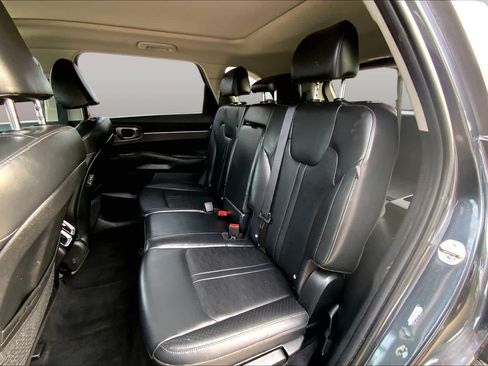 Used 2024 Kia Sorento S w/ Panoramic Sunroof Package FWD image 19