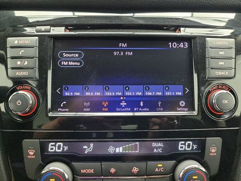 Used 2018 Nissan Rogue SV FWD image 25