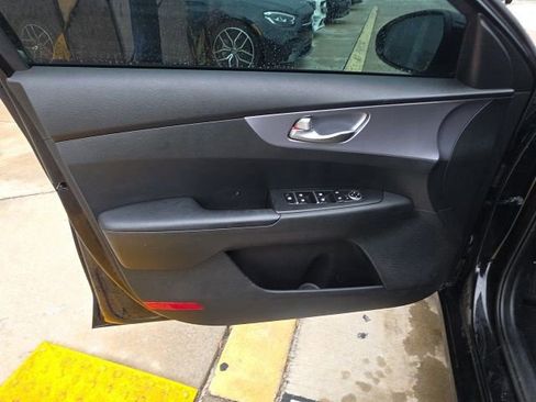 Used 2022 Kia Forte LXS image 12