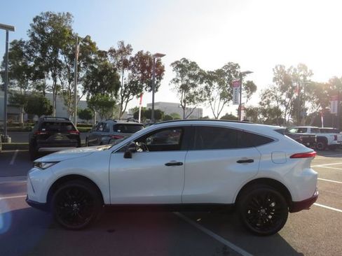 Certified 2023 Toyota Venza Nightshade image 7