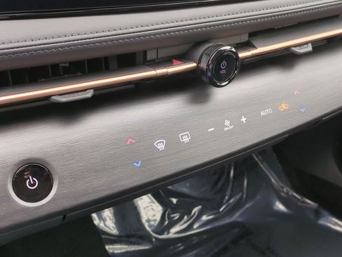 New 2024 Nissan Ariya AWD image 23