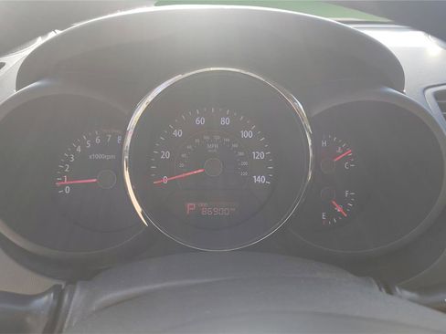 Used 2010 Kia Soul + image 10