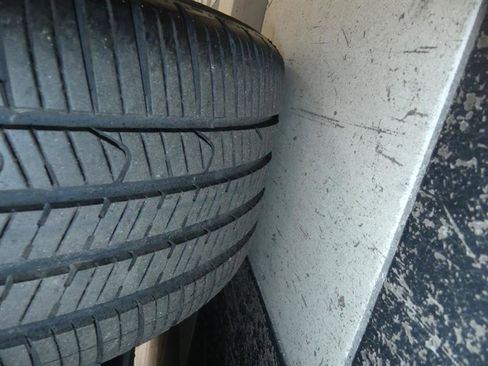 Used 2017 Tesla Model S 60D image 31