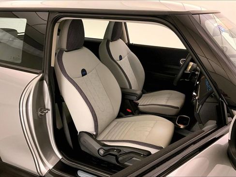 Used 2026 MINI Cooper 2-Door Hardtop FWD image 6