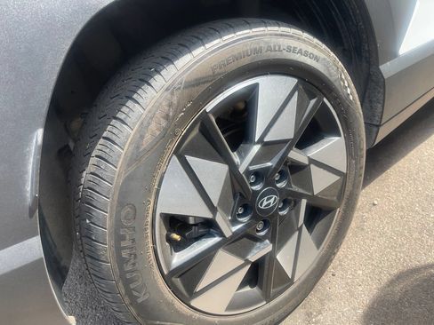 Used 2024 Hyundai Kona SEL FWD image 13