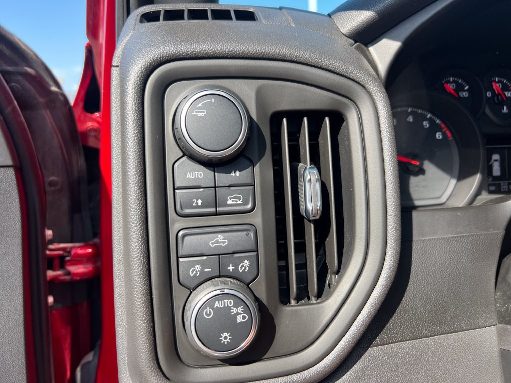 Used 2021 Chevrolet Silverado 1500 Custom AWD/4WD image 22