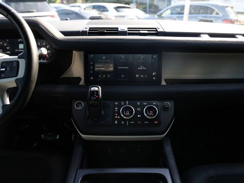Used 2022 Land Rover Defender 90 S AWD/4WD image 18