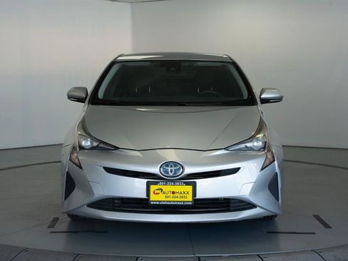 Used 2017 Toyota Prius Three w/ Carpet Mat Package FWD image 2