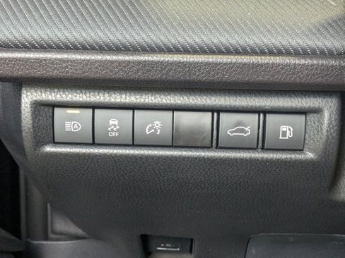 Used 2025 Toyota Camry SE FWD image 11