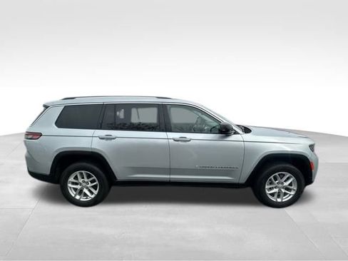 Used 2023 Jeep Grand Cherokee L Laredo image 9