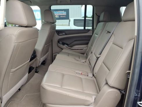 Used 2020 Chevrolet Suburban LT w/ Luxury Package RWD image 20